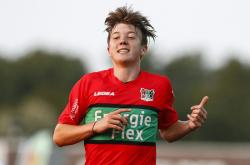  谢震业复出首秀出彩，波尔图主场惊险曼联，豪取11连胜